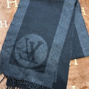 Louis Vuitton Black and Gray Scarf
